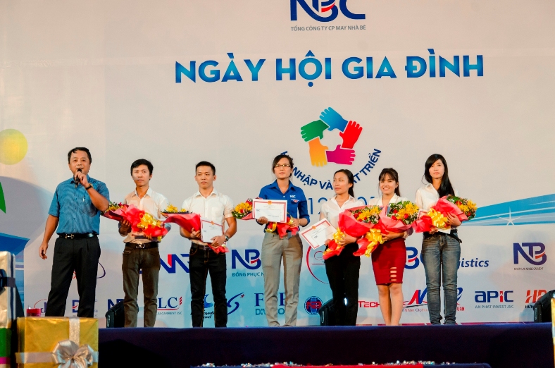 han-hoan-chao-don-ngay-hoi-gia-dinh-nbc-2015-1