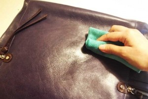 để đồ da thật luôn mới đẹp