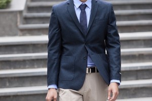 cam-nang-giup-cac-chang-tre-trung-khi-mac-Vest-2