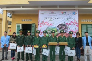 mattana-mang-niem-vui-tron-ven-den-voi-doi-bien-phong-bac-xa