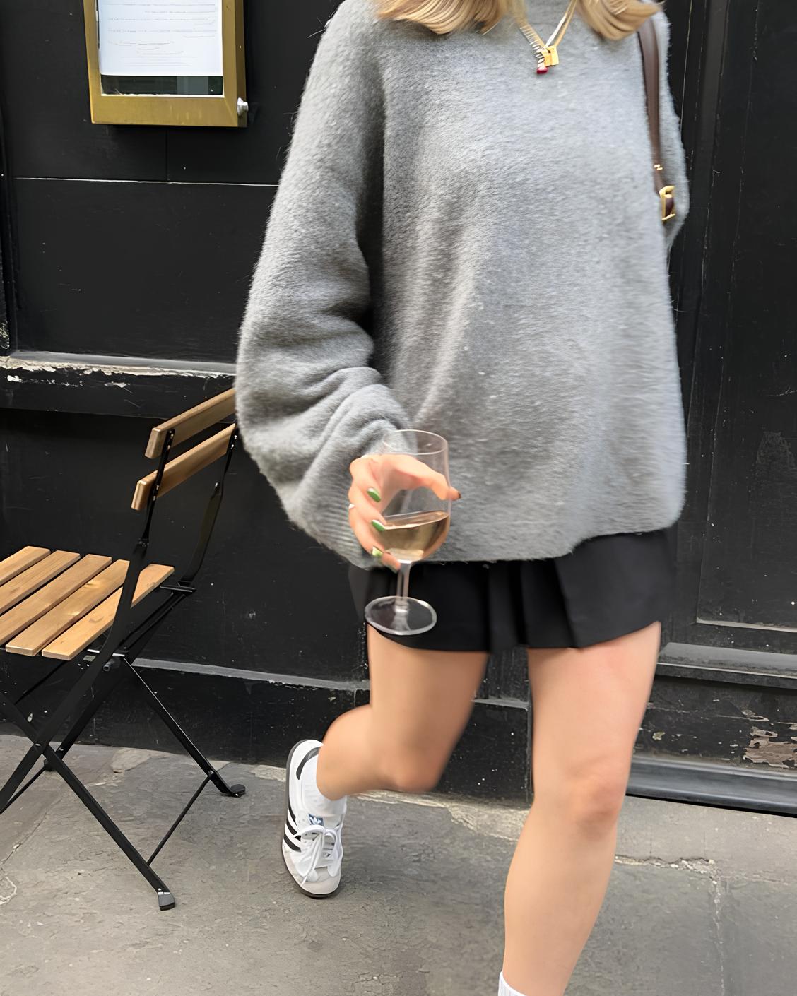 Cách phối đồ với sweater nữ và quần jean