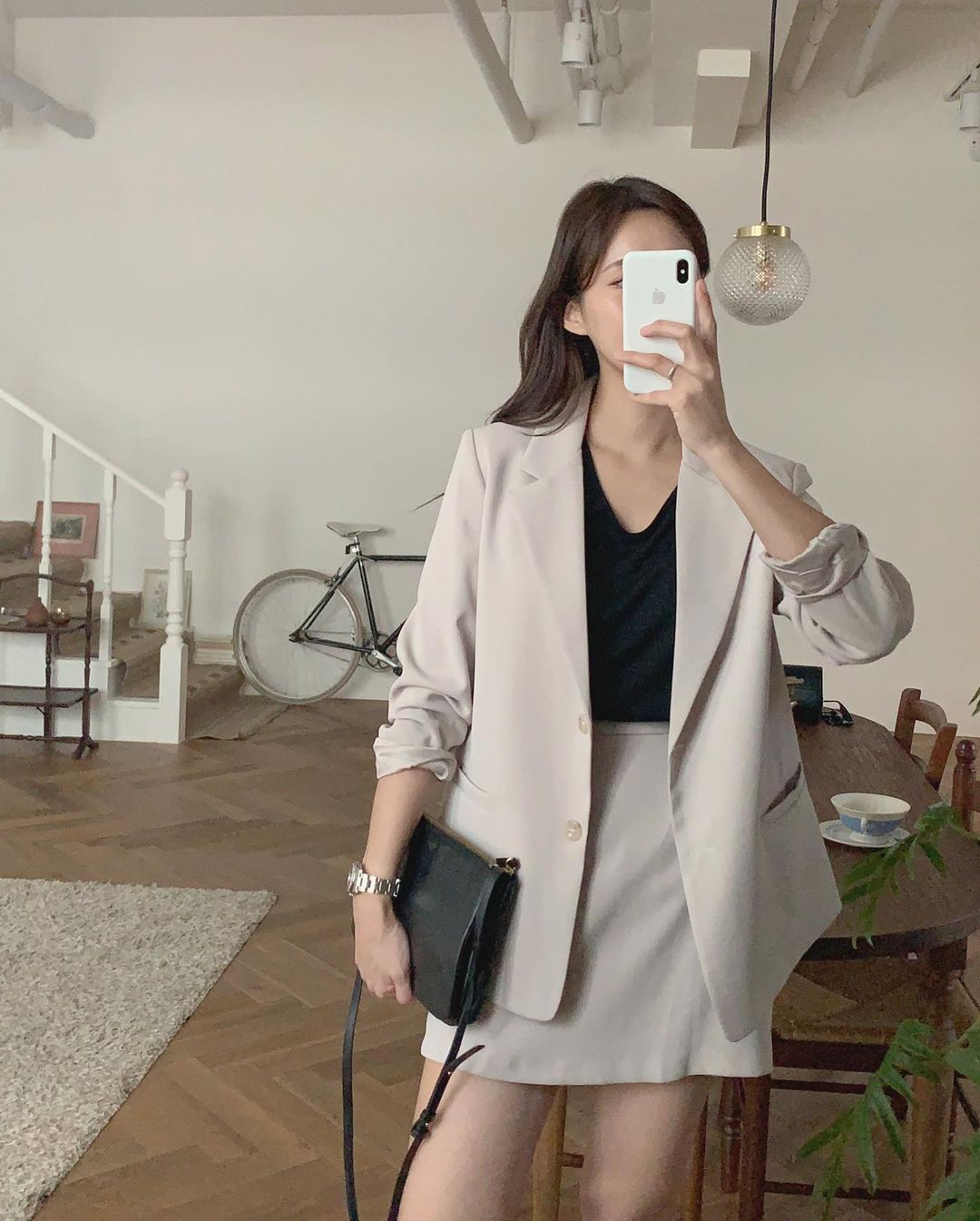 Bật Mí 20+ Cách Mix Blazer Với Váy Sành Điệu Tôn Dáng 3 Mix blazer với váy 2 dây quyến rũ