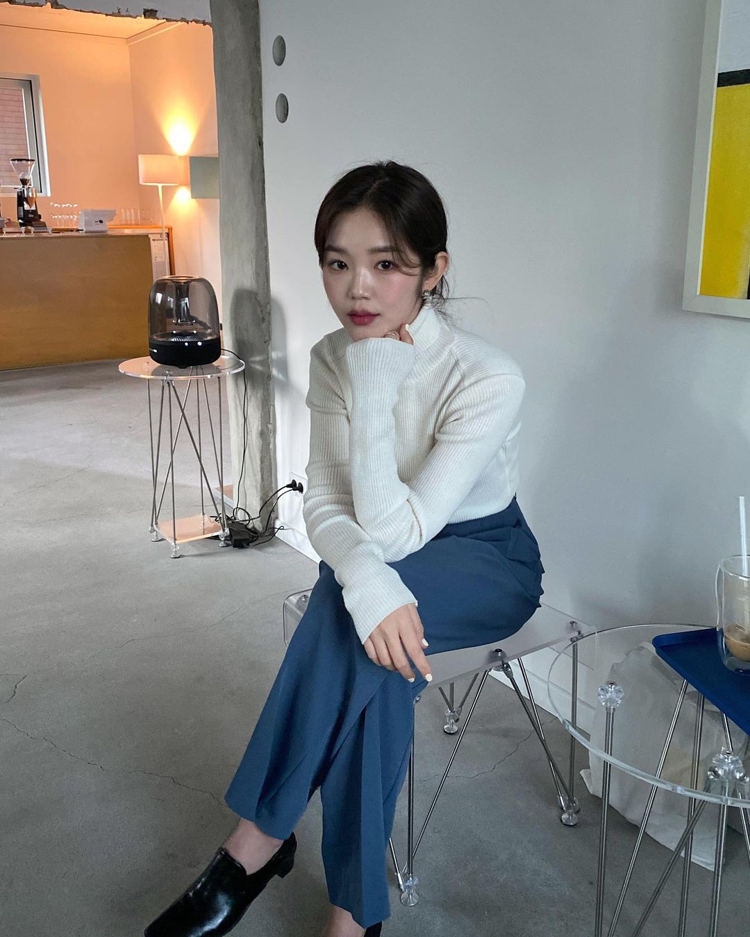 phối áo cổ lọ nữ