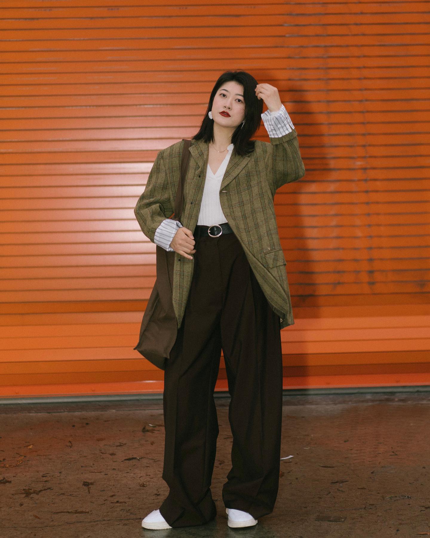 Bật mí 15+ cách phối áo blazer với quần ống rộng sành điệu 5 Cách phối áo blazer với quần ống rộng