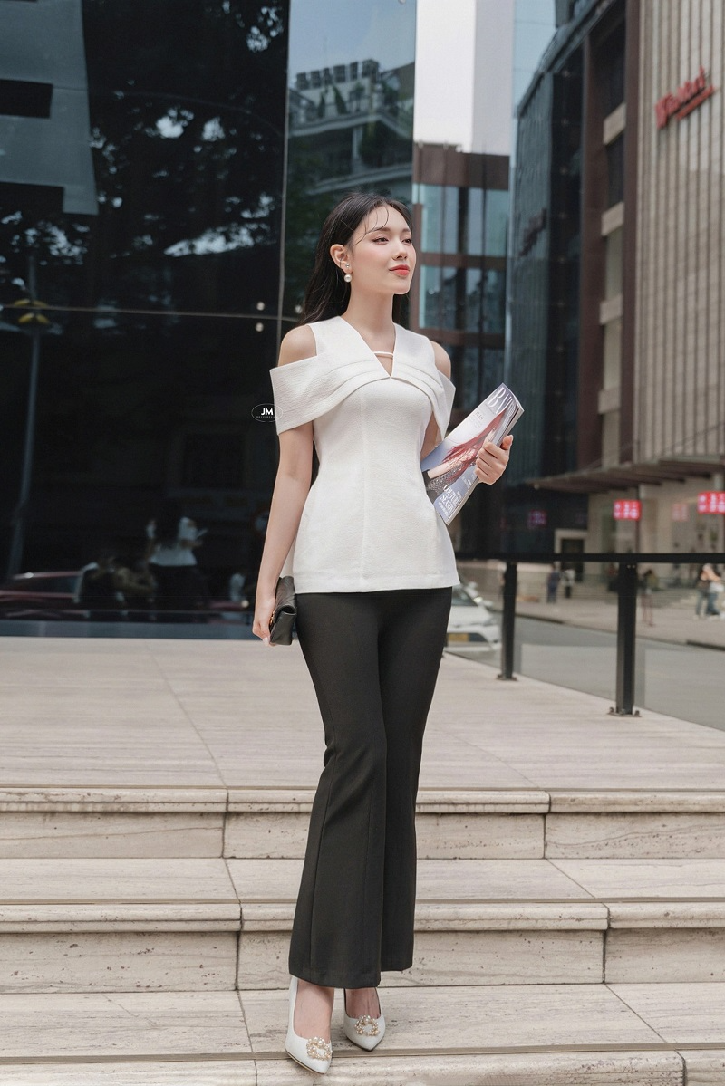 phối đồ công sở với quần ống loe