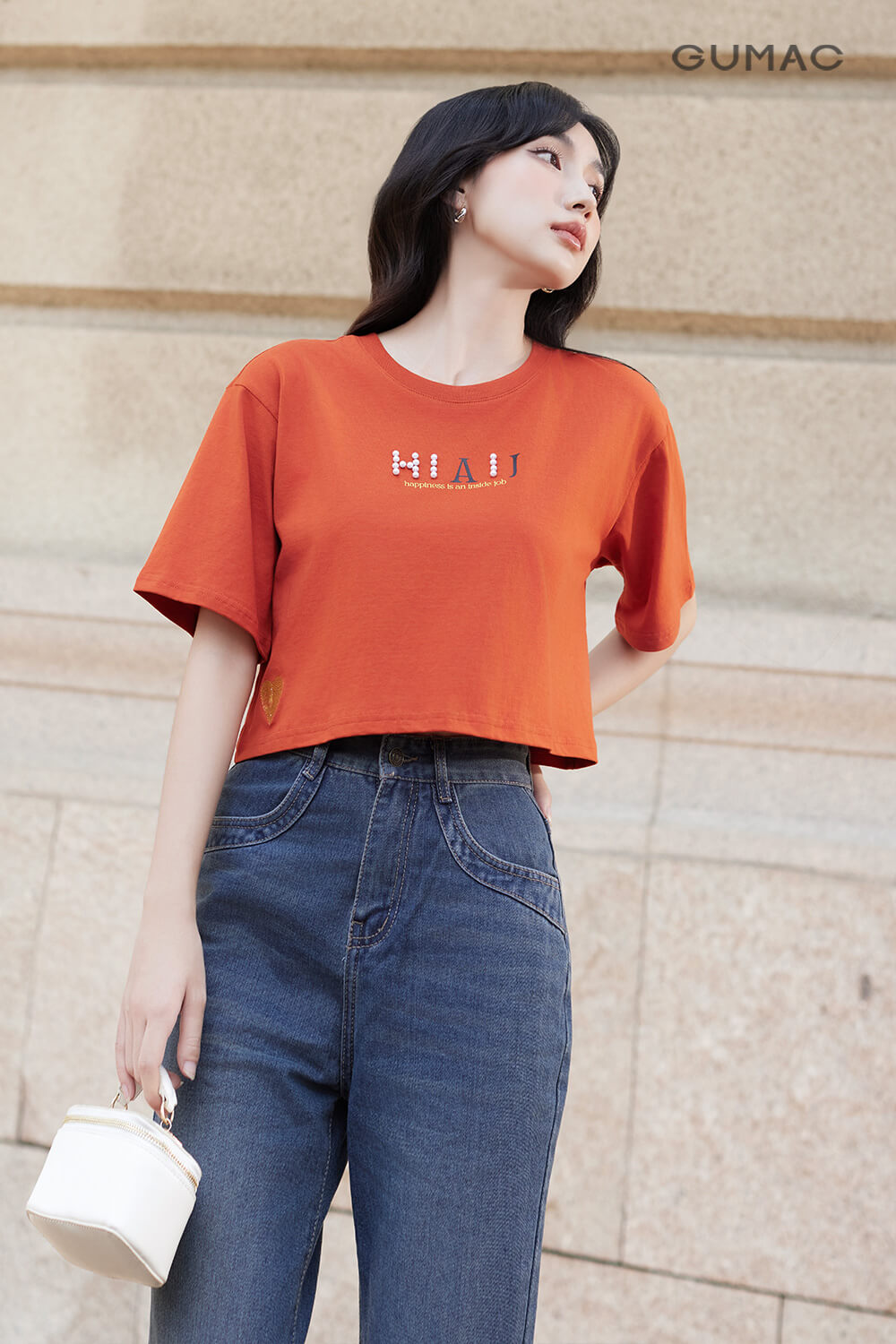 Phối đồ với áo màu cam