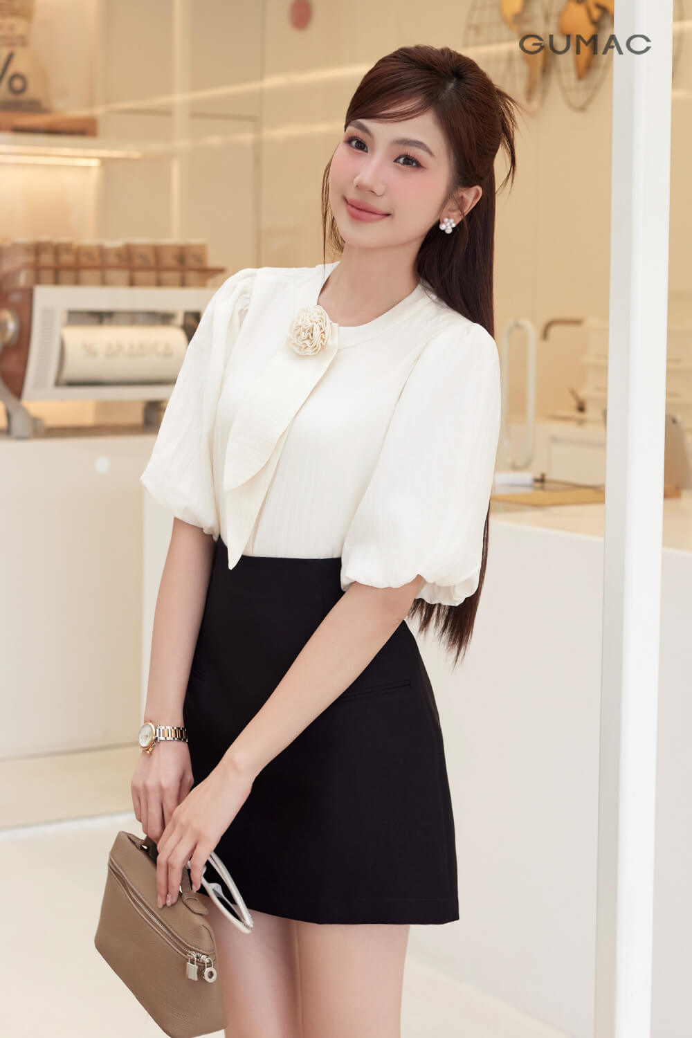 Phối đồ công sở nữ với áo sơ mi tay ngắn