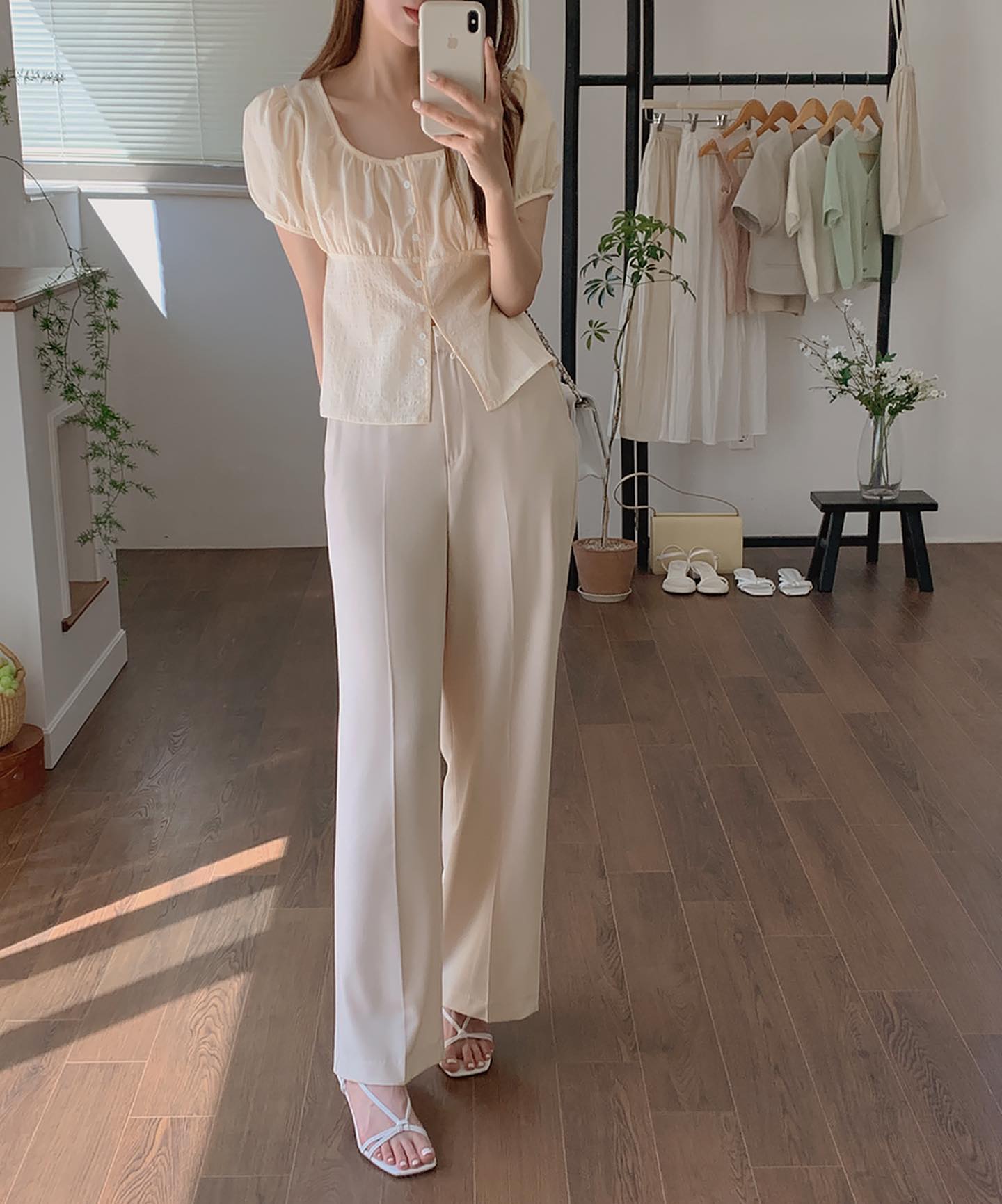 Quần ống suông đi giày loafer