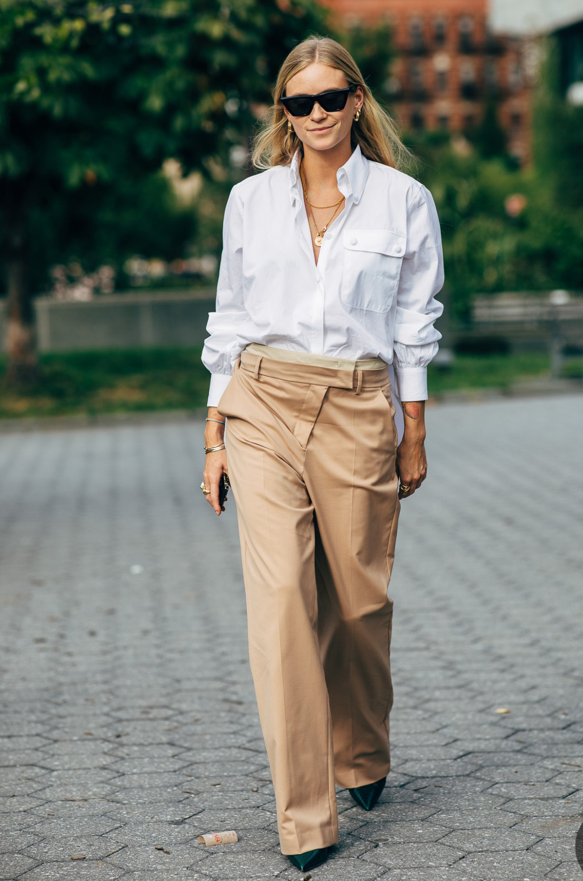 Phối đồ sơ mi trắng oversize
