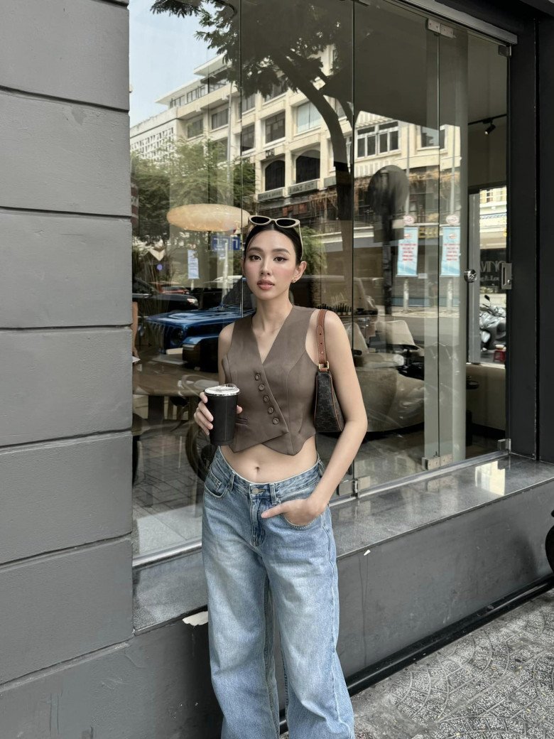 phối áo gile với quần jean