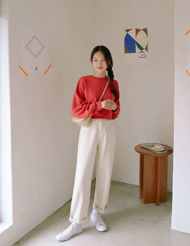 Áo sweater mặc với quần ống rộng