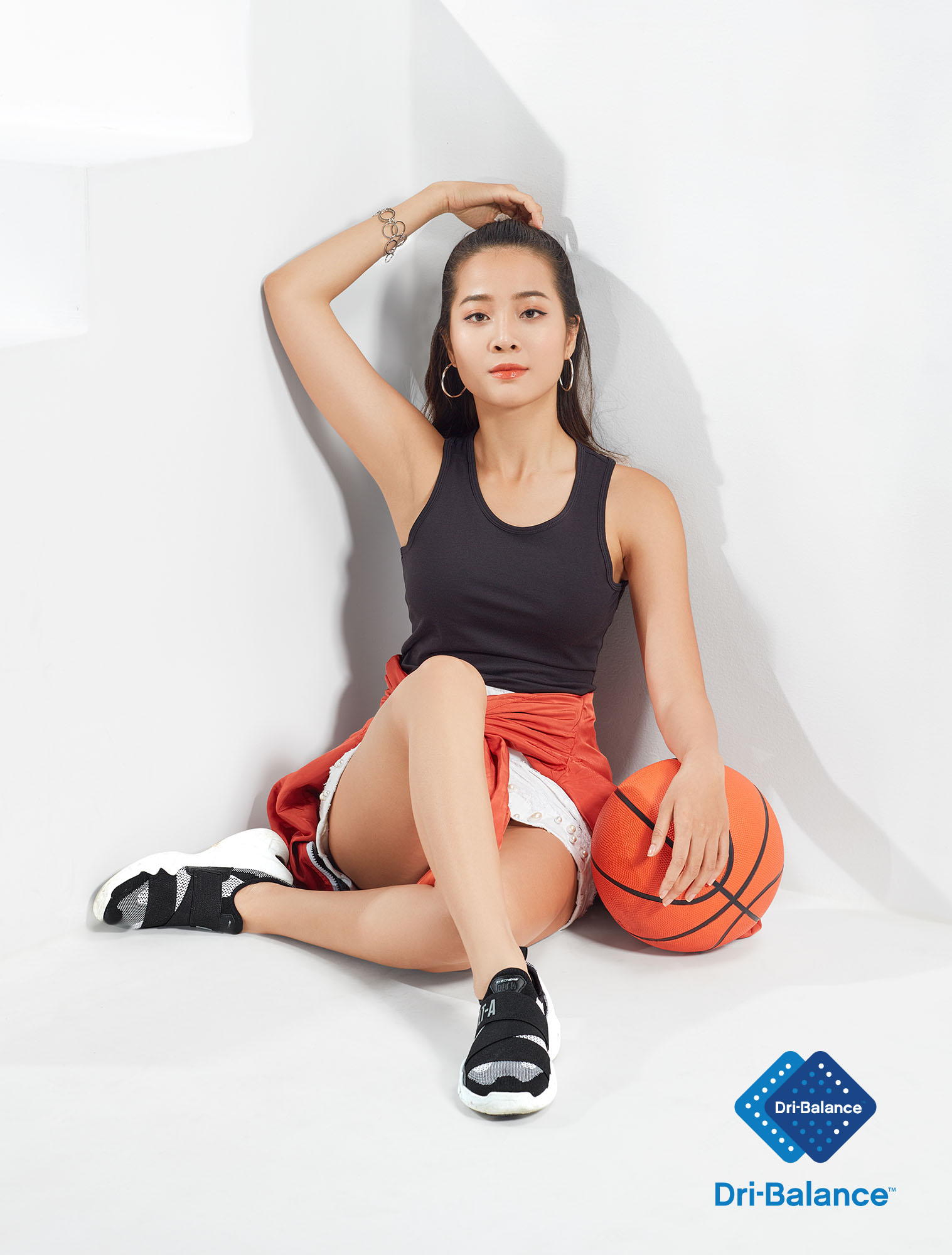 Mix áo tank top nữ phong cách thể thao