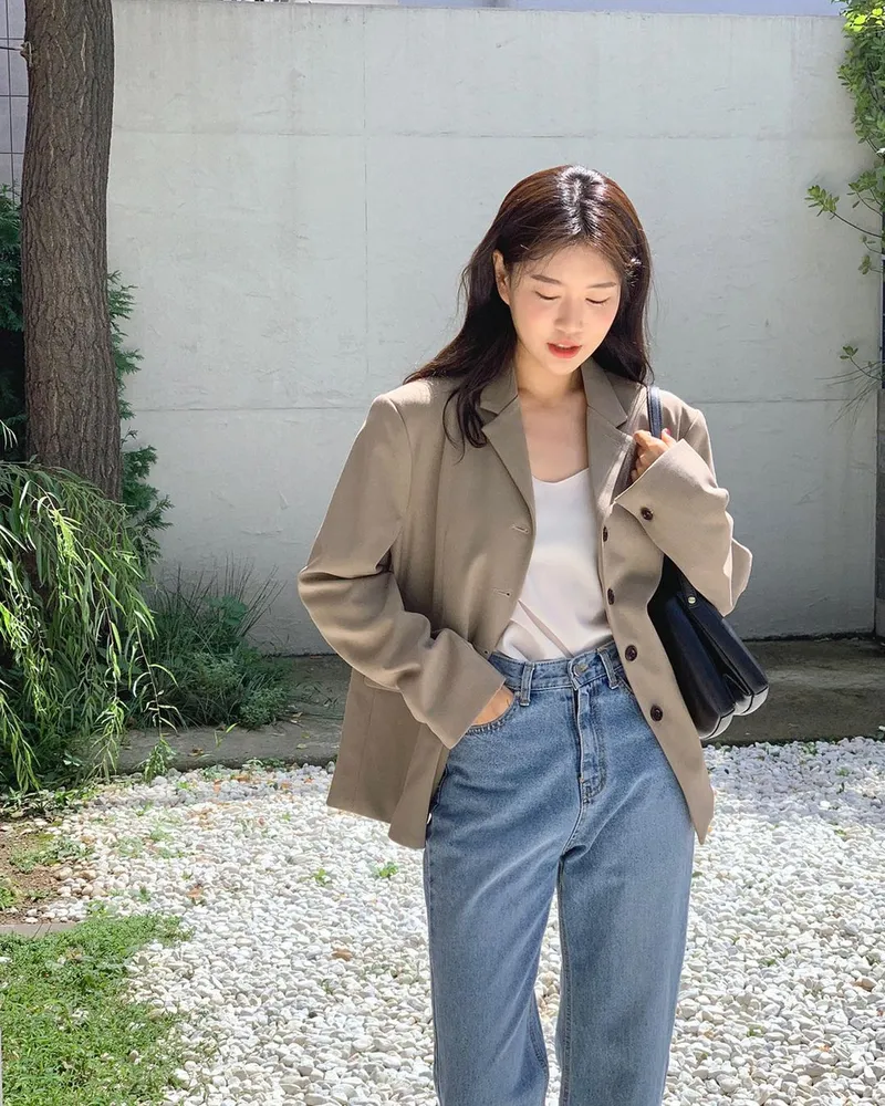 Phối đồ đi đám cưới cho nữ với quần ống rộng