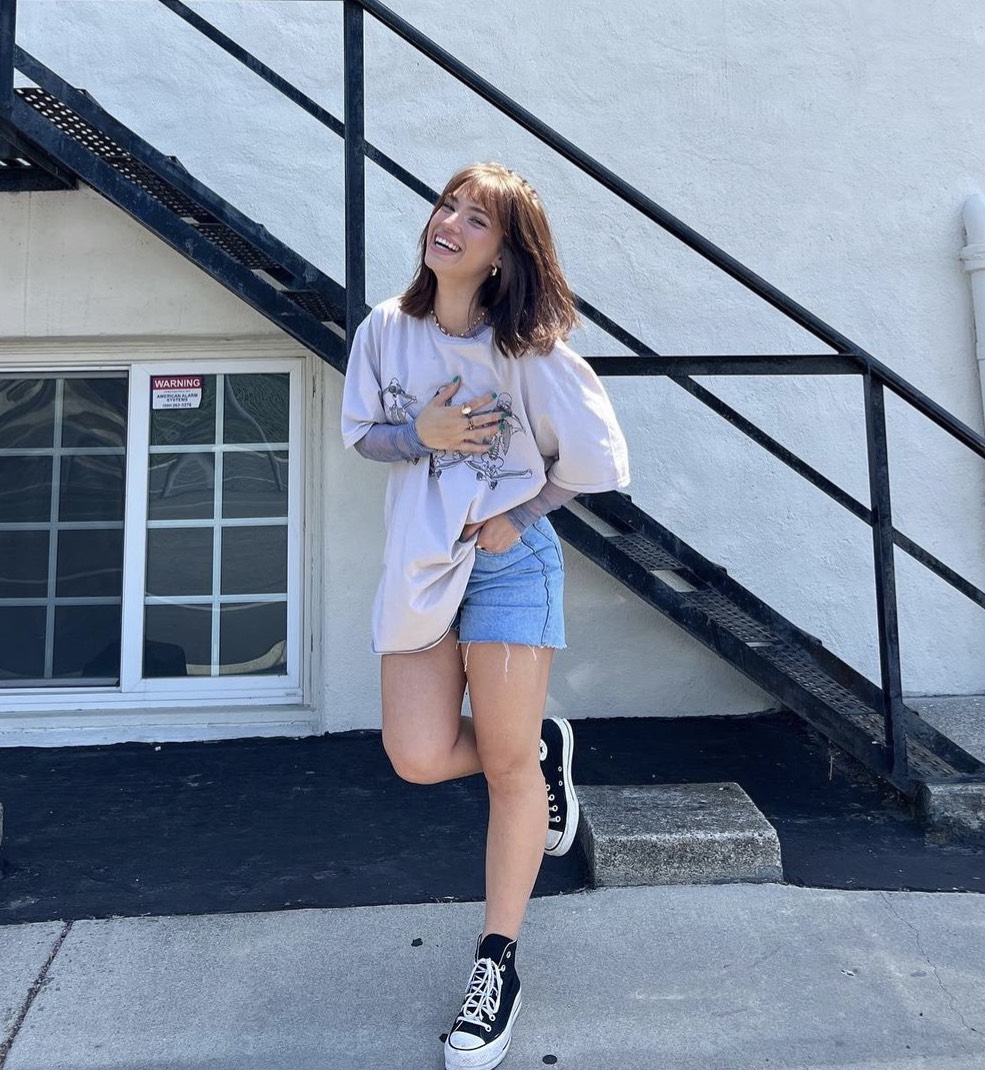 Phối đồ với sweater nữ