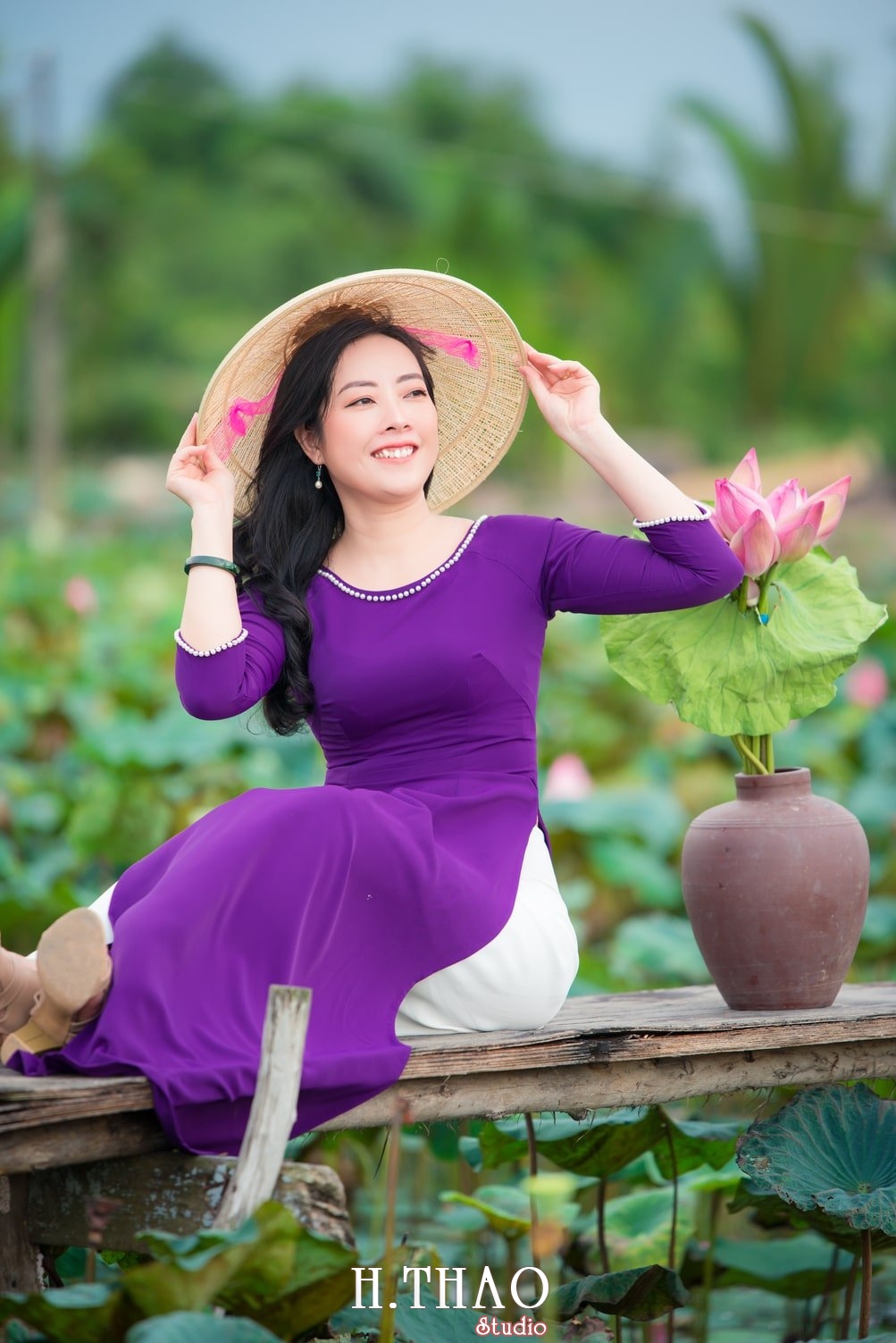 áo màu tím kết hợp với quần màu gì