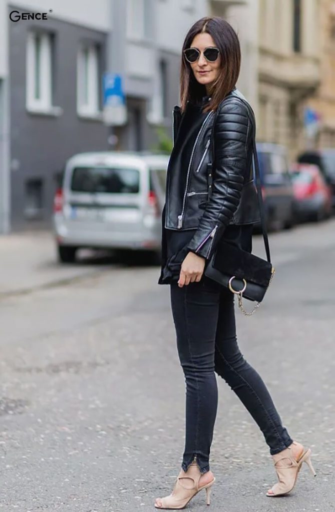 ao khoac da nu phoi quan jeans la outfit hoan hao len pho