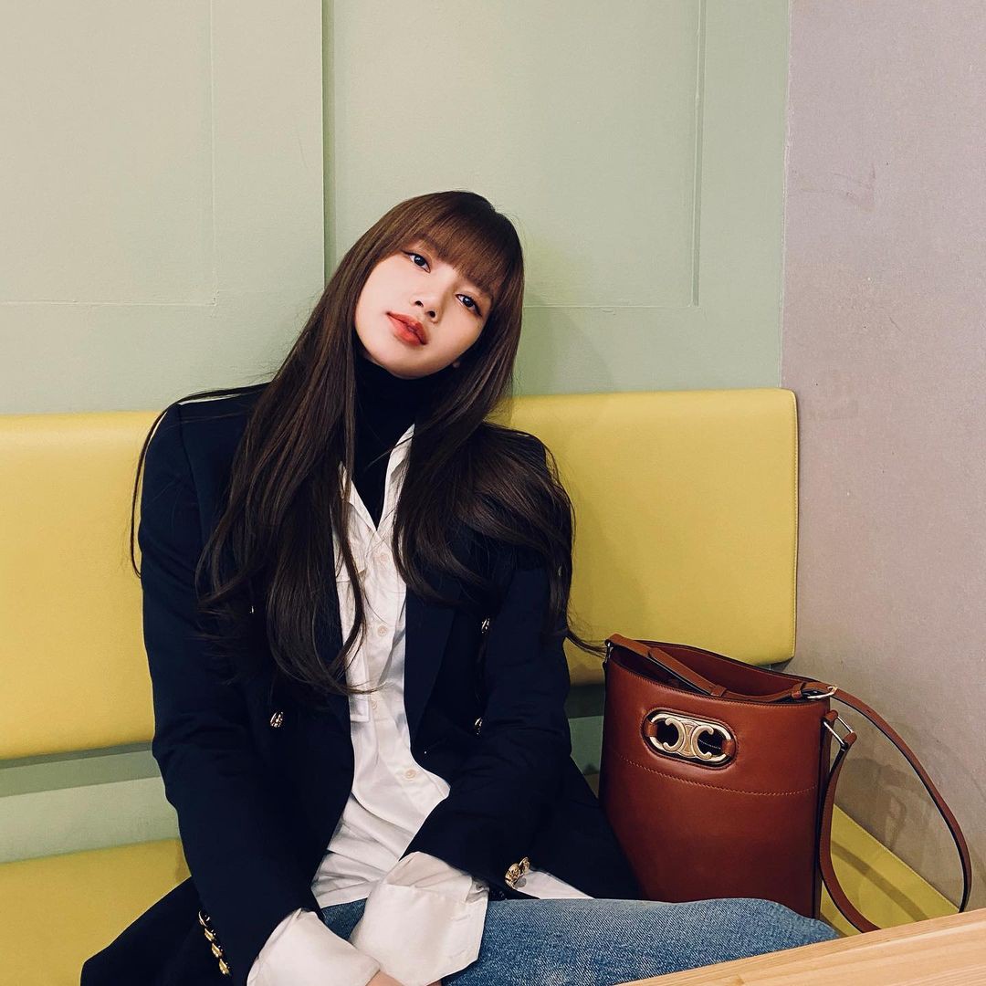 cách phối áo blazer đen nữ đi tiệc