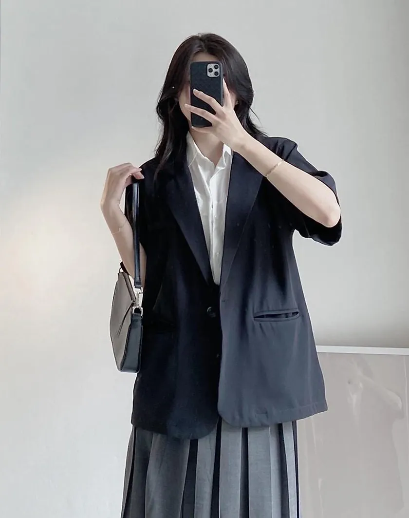 phối đồ với áo blazer đen nữ tay ngắn
