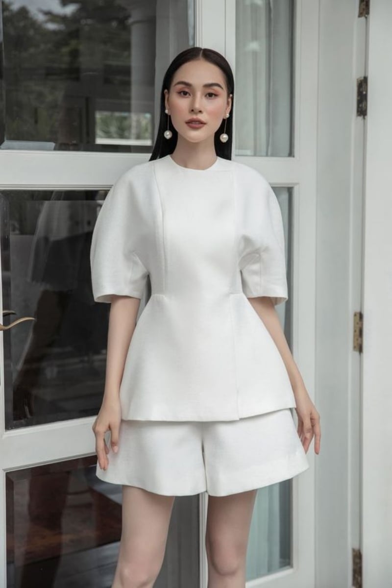 áo peplum mặc với quần jean
