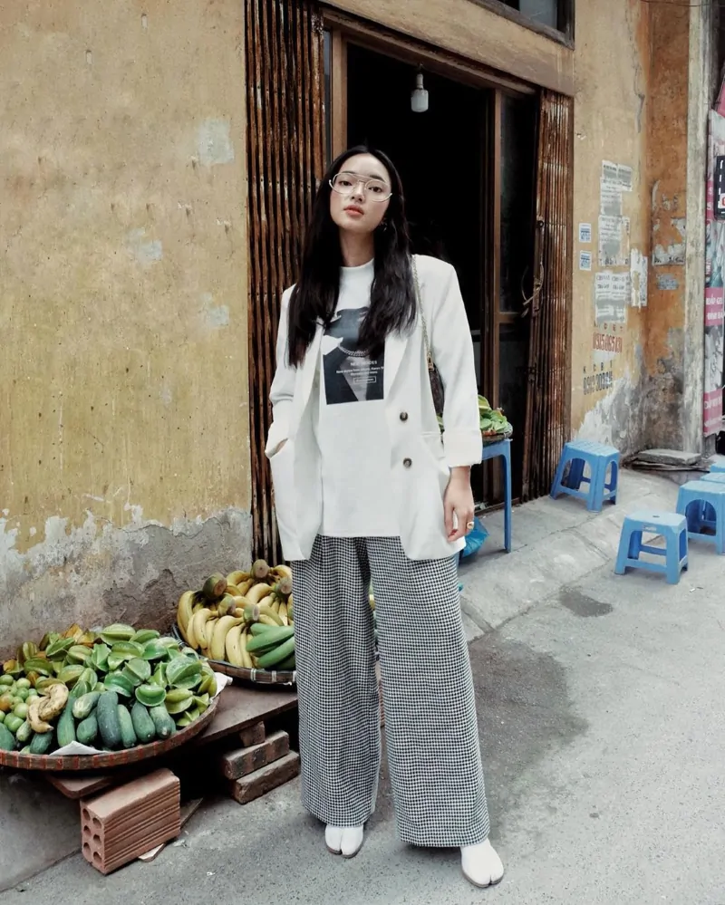 Bật mí 15+ cách phối áo blazer với quần ống rộng sành điệu 1 Phối áo blazer với quần ống rộng nữ