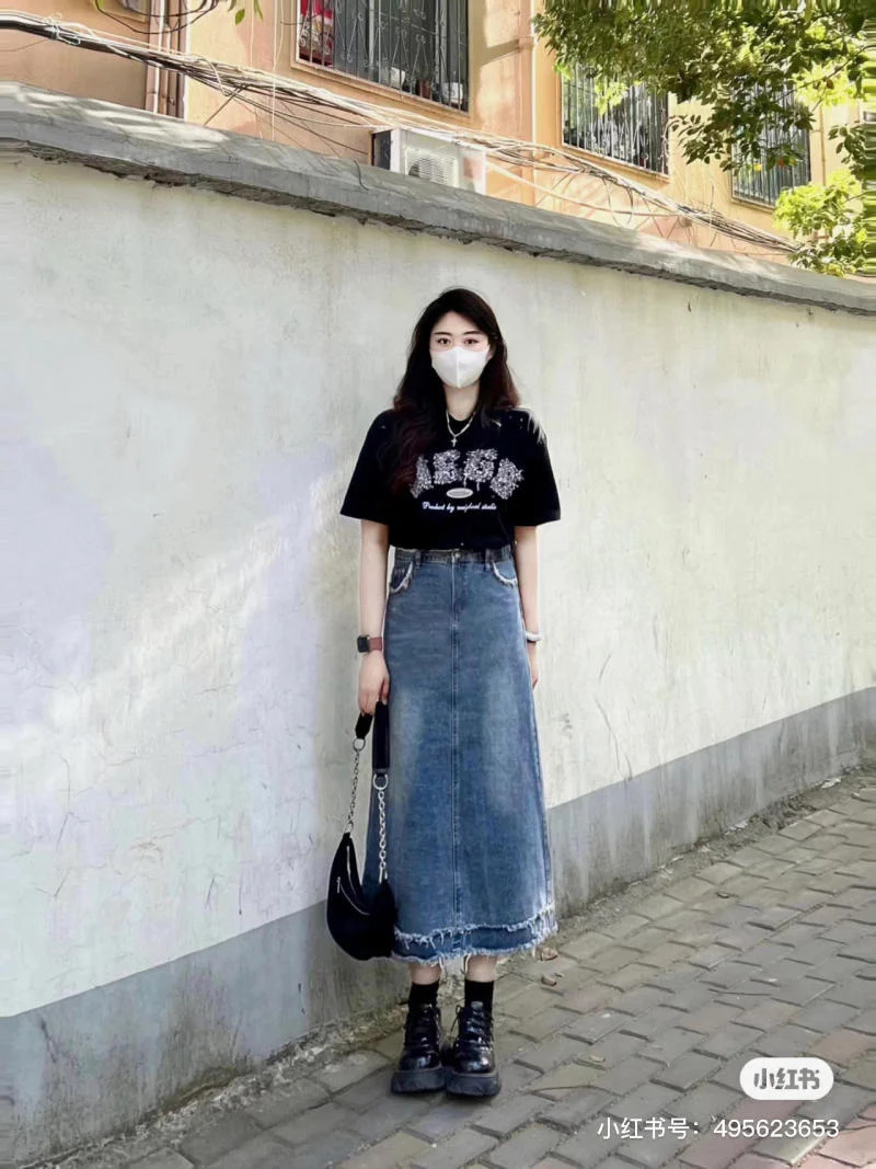 Outfit với chân váy jean dài