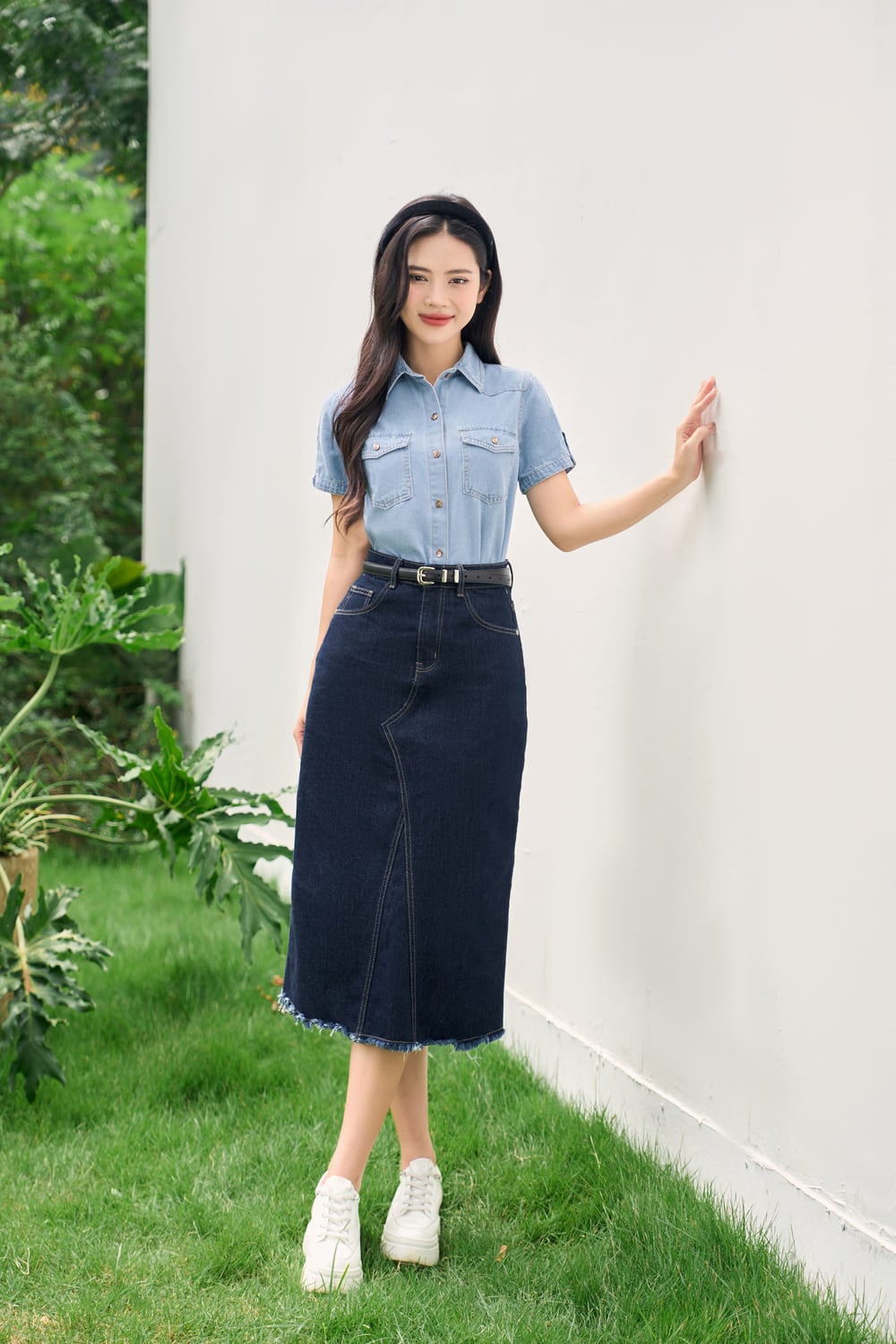 cách phối đồ với chân váy bò dài