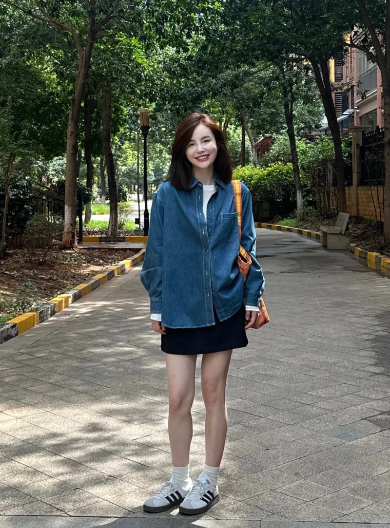 Phong cách quần jean áo sơ mi nữ denim-on-denim