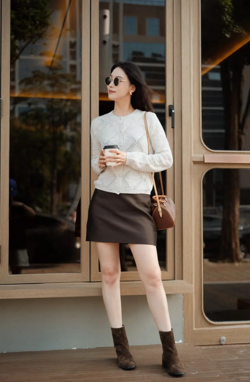 Phối đồ với boot cổ thấp và đầm