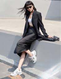 15+ cách mix đồ với giày thể thao nữ mùa đông sành điệu 6 phối đồ với sneaker nữ