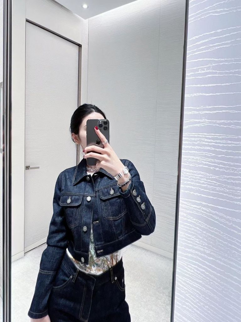 cách giặt áo da lộn nữ