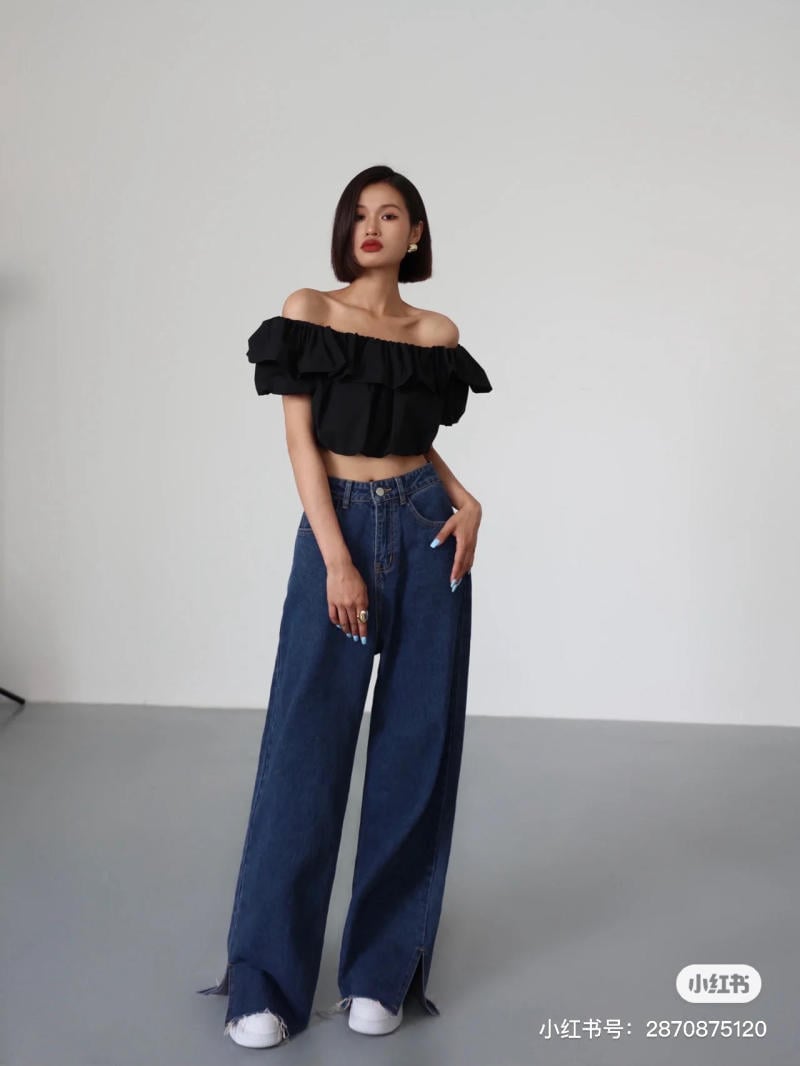 Quần jean xanh đậm phối với áo màu xám
