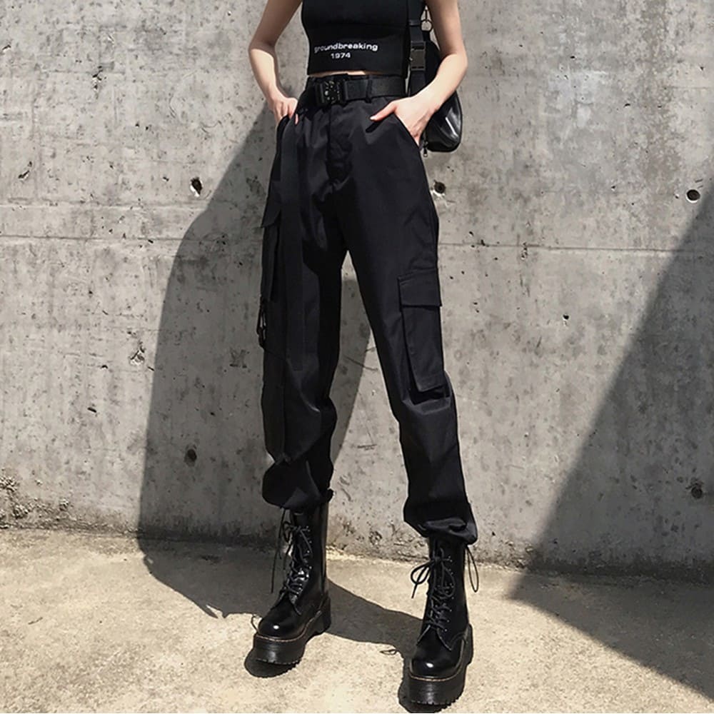 Outfit streetwear nữ