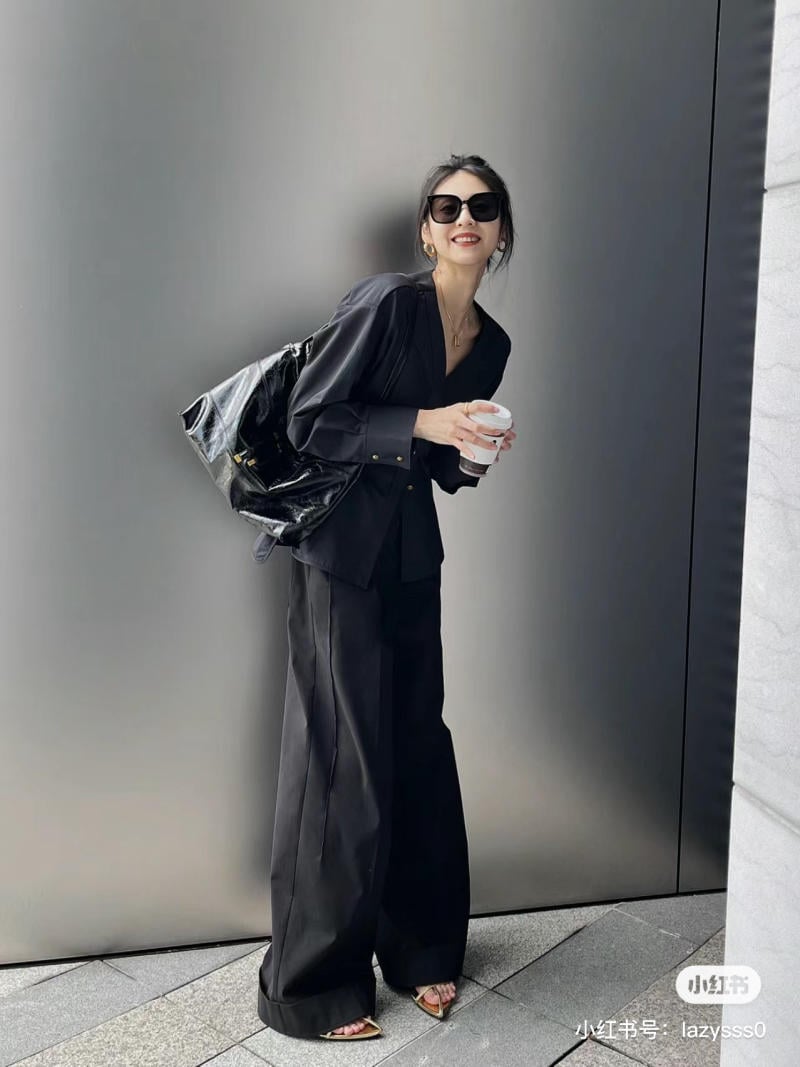 Phối đồ với sơ mi đen và quần culottes