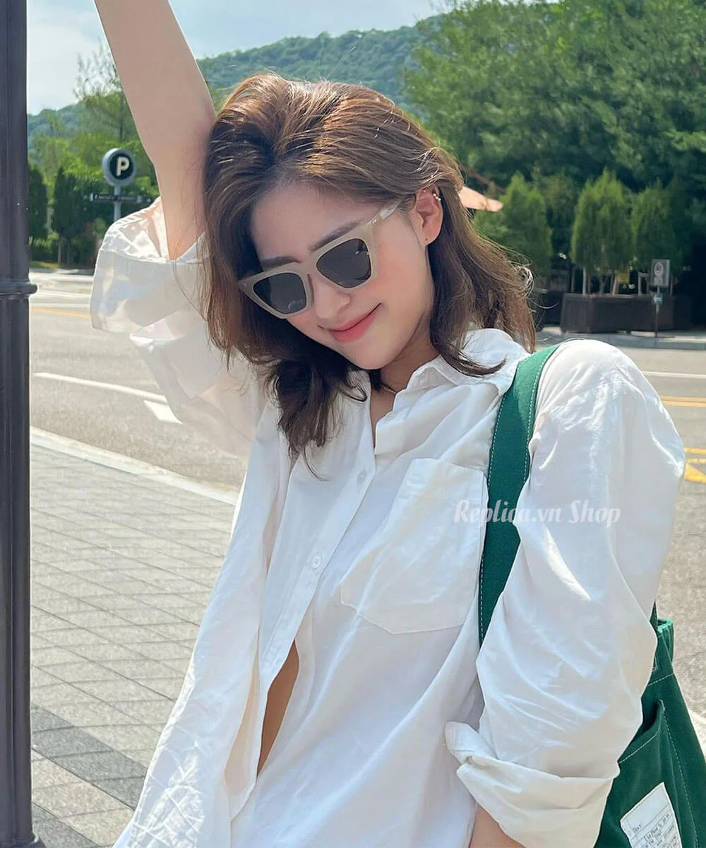 Mix đồ với áo sơ mi oversize nữ màu sắc