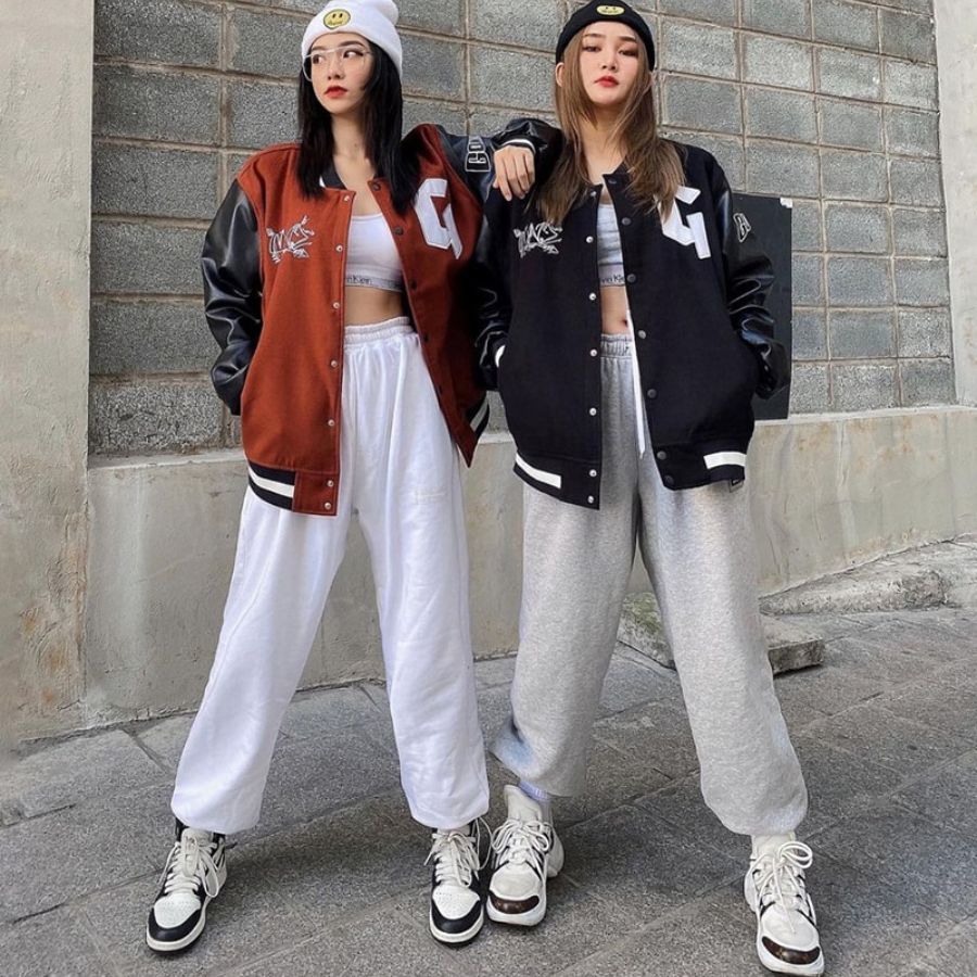 Phối đồ với quần jogger nữ và áo thun
