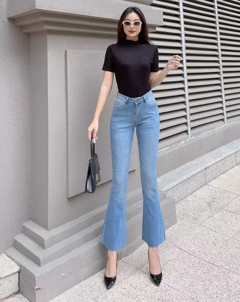 Quần jean ống loe phối với áo sơ mi