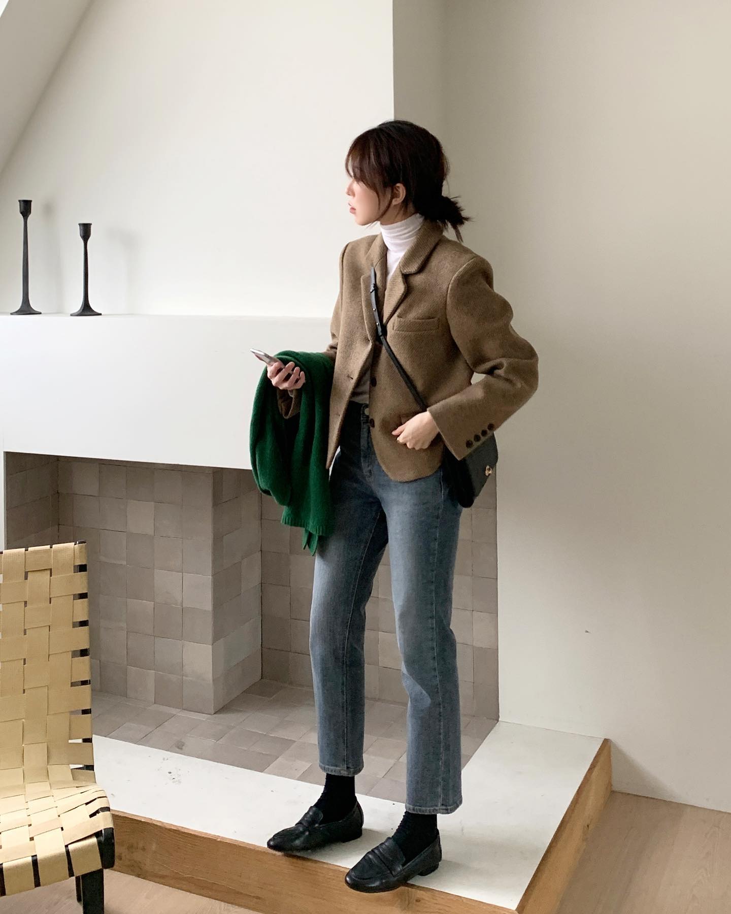 Chọn blazer dáng cropped cho người thấp