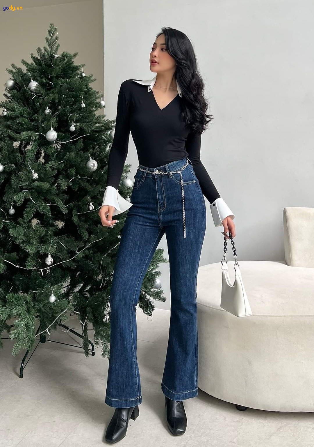 Áo sơ mi mặc với quần ống loe