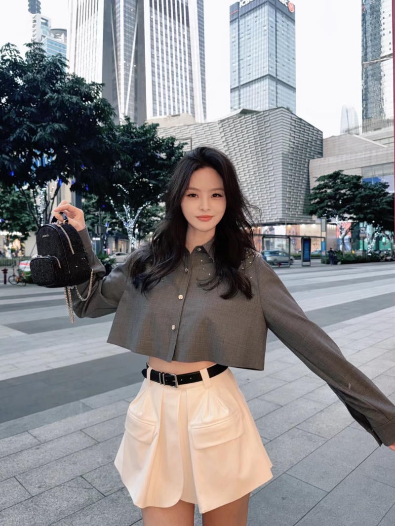 Phối áo phông quần short trắng