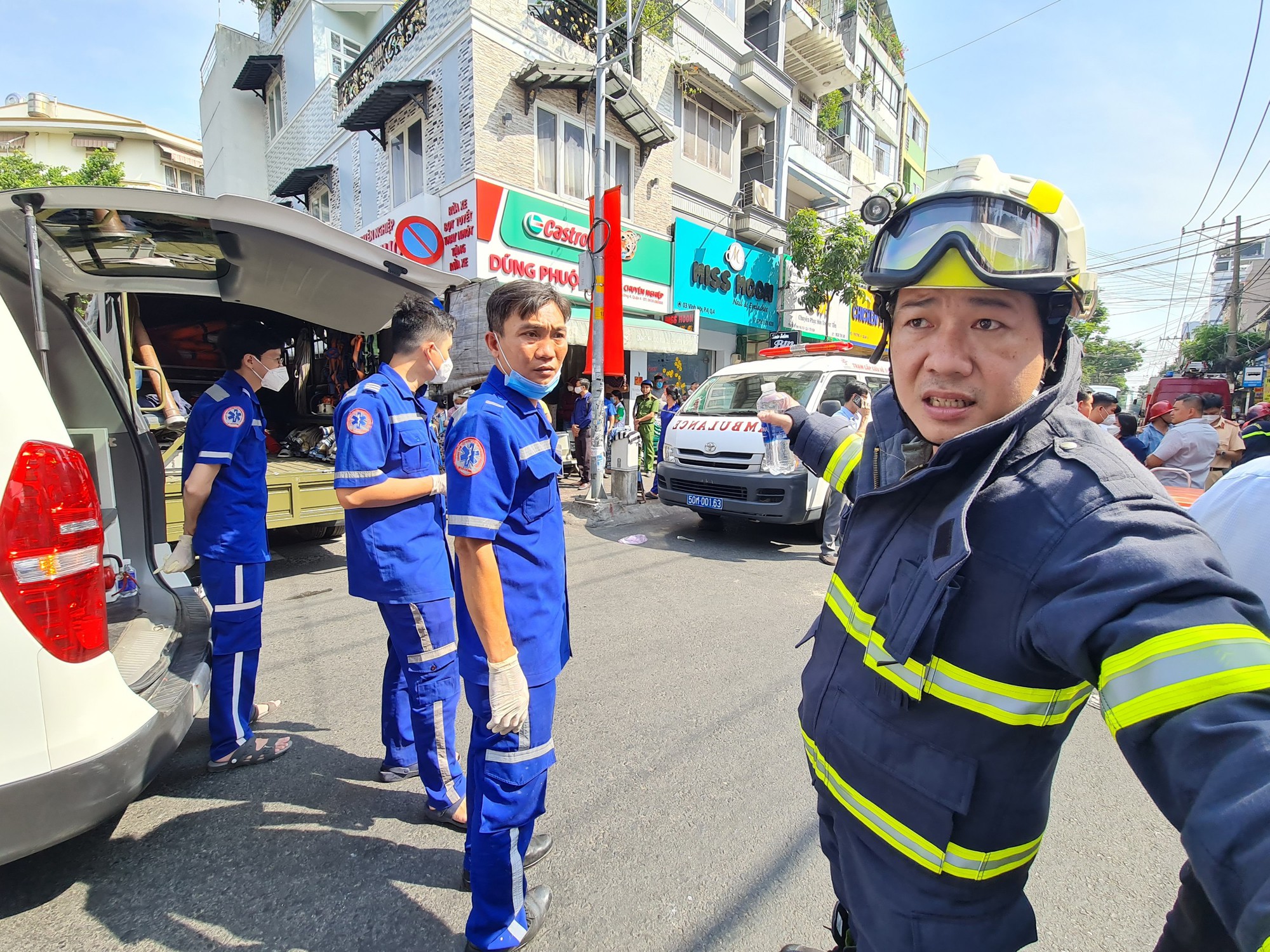Phân Tích Chi Tiết Đồng Phục Circle K & Báo Giá May 7 nhân viên circle k