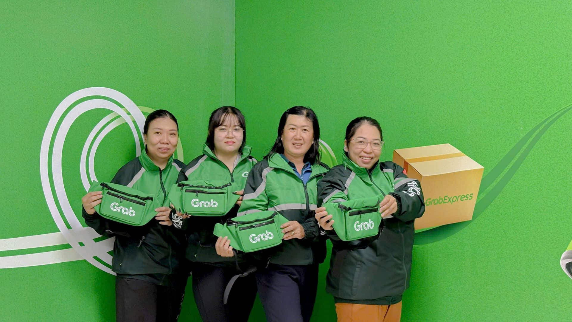 Đồng Phục Grab Quy Định, Bảng Giá & Xưởng May Uy Tín 5 Mẫu đồng phục Grab dành cho nữ tài xế