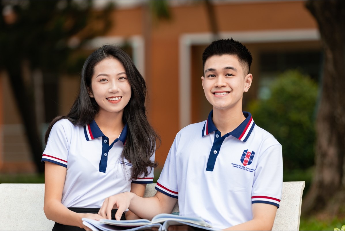 Tổng Hợp 50+ Mẫu Đồng Phục Các Trường Đại Học Đẹp Nhất 6 Đồng phục Đại học Ngân hàng TP.HCM