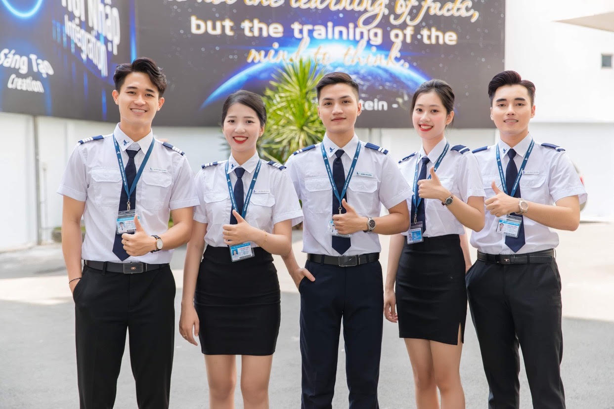 Hình ảnh sinh viên học viện hàng không