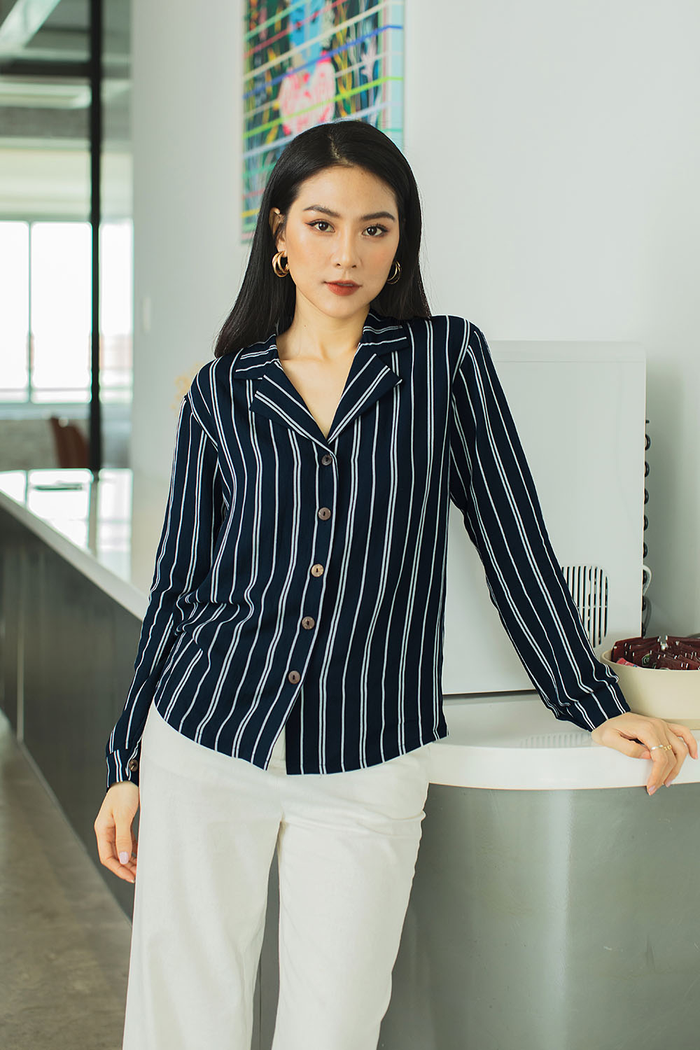 Cách chọn áo sơ mi kẻ sọc cho người đi làm
