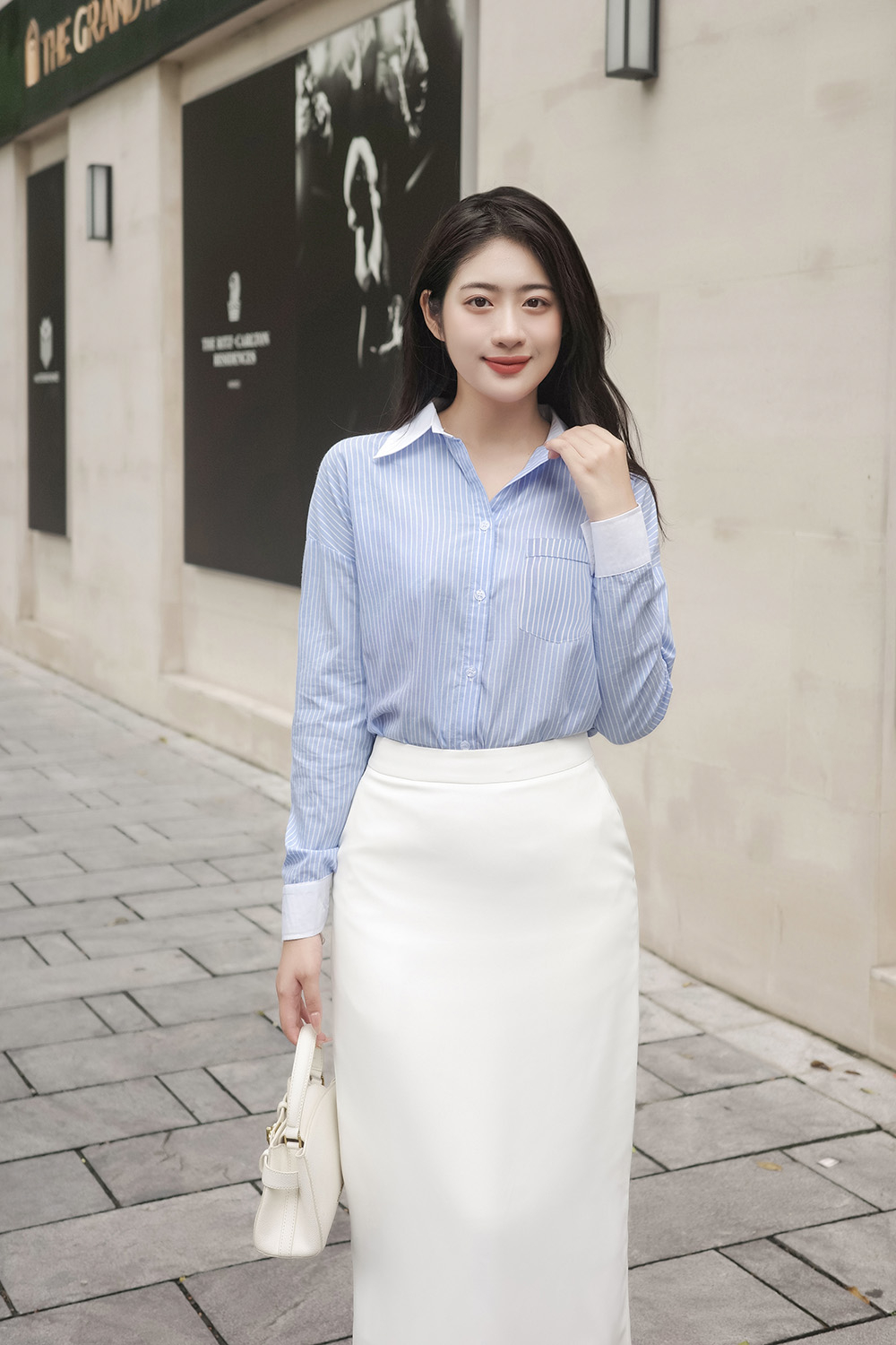Những mẫu áo sơ mi kẻ sọc đẹp cho nữ công sở