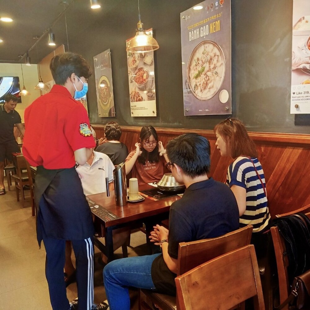 Bí Quyết May Đồng Phục Dookki Chuẩn Đẹp Như Gốc 4 đồng phục nhân viên dookki