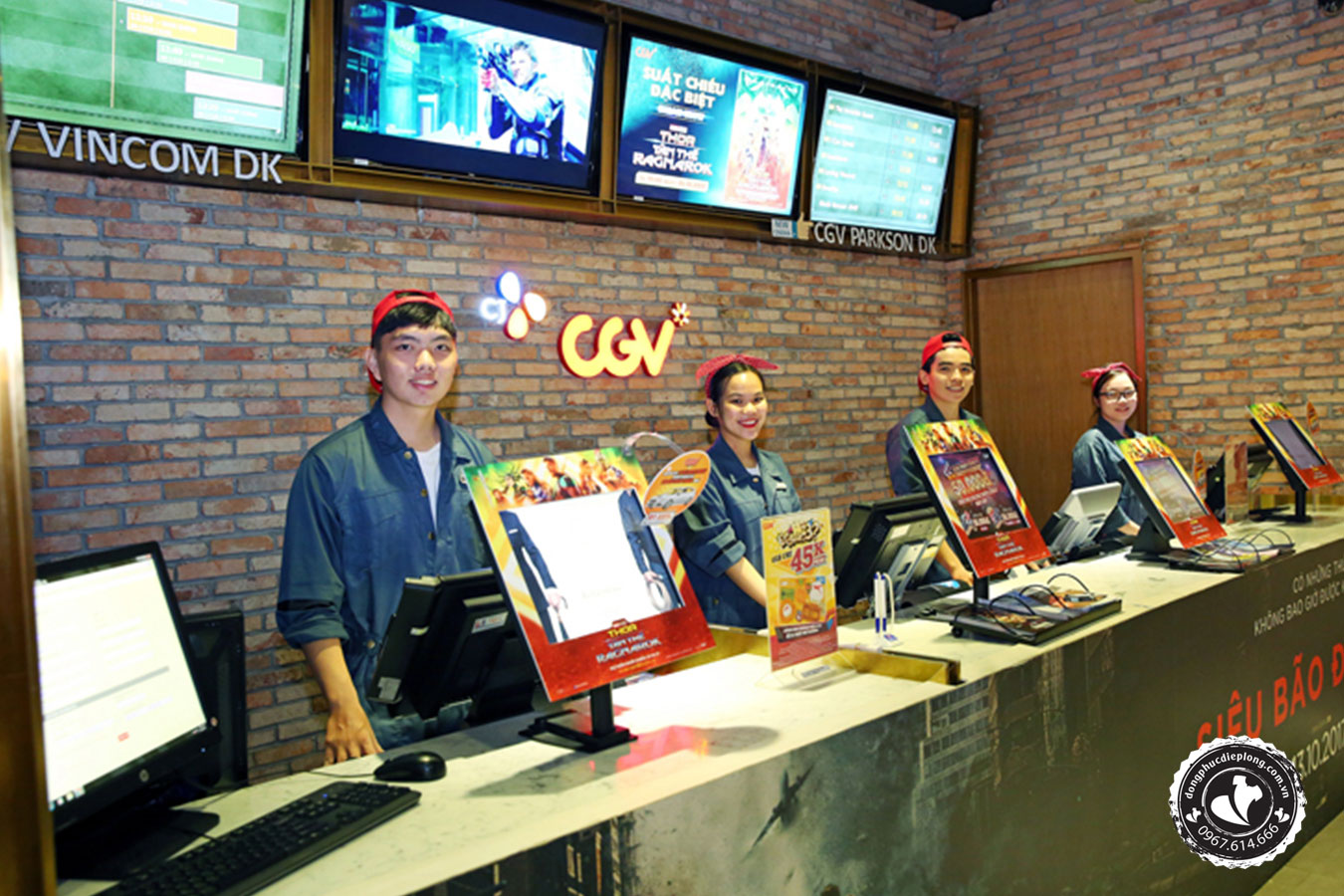 Giải Mã Đồng Phục CGV Bí Quyết Tạo Dấu Ấn Thương Hiệu 6 Đồng phục nhân viên rạp chiếu phim CGV