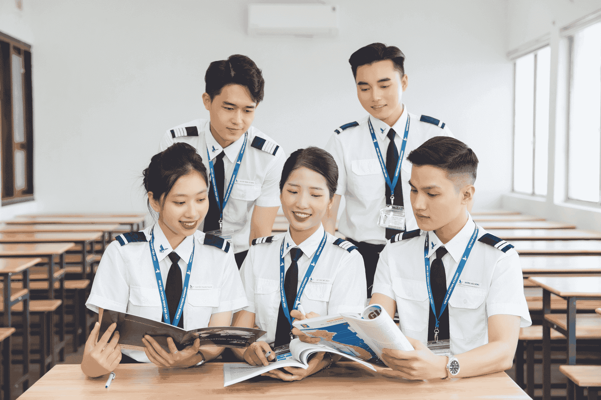 Thiết kế đồng phục học viện hàng không