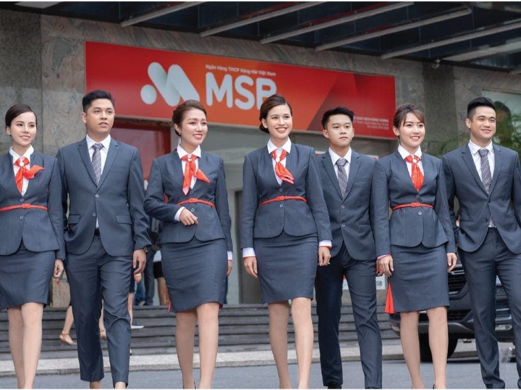 Đồng Phục Ngân Hàng Đẹp | Tư Vấn Thiết Kế & Báo Giá 1 Đồng phục ngân hàng Vietcombank chuyên nghiệp