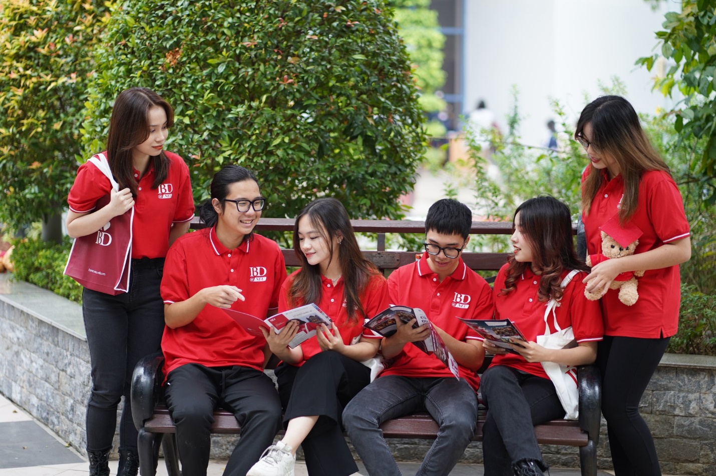Mẫu áo đồng phục nhóm NEU